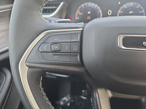 New 2025 Jeep Grand Cherokee Limited RWD image 23