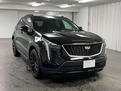 Certified 2022 Cadillac XT4 Sport w/ Enhanced Visibility Package image 7