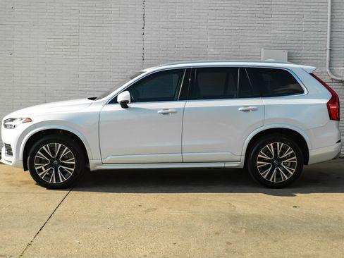 Used 2020 Volvo XC90 T5 Momentum w/ Protection Package Premier FWD image 11