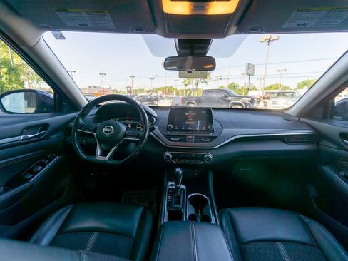 Used 2023 Nissan Altima 2.5 SR image 2