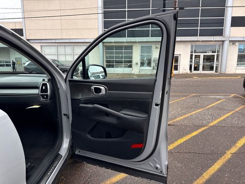 Certified 2023 Kia Sorento SX image 45