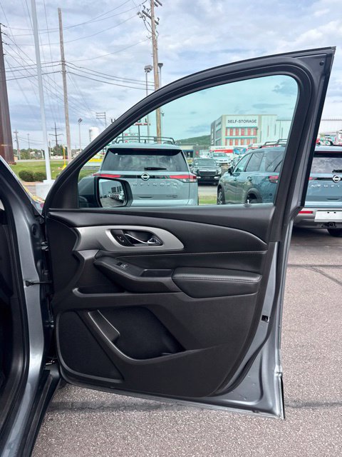 Used 2021 Chevrolet Traverse LT AWD/4WD image 17
