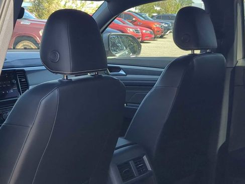 Certified 2022 Volkswagen Atlas Cross Sport SEL R-Line image 19