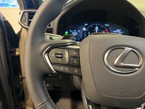 Used 2025 Lexus LX 700h Overtrail image 13