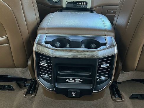 Used 2019 RAM 1500 Laramie image 44