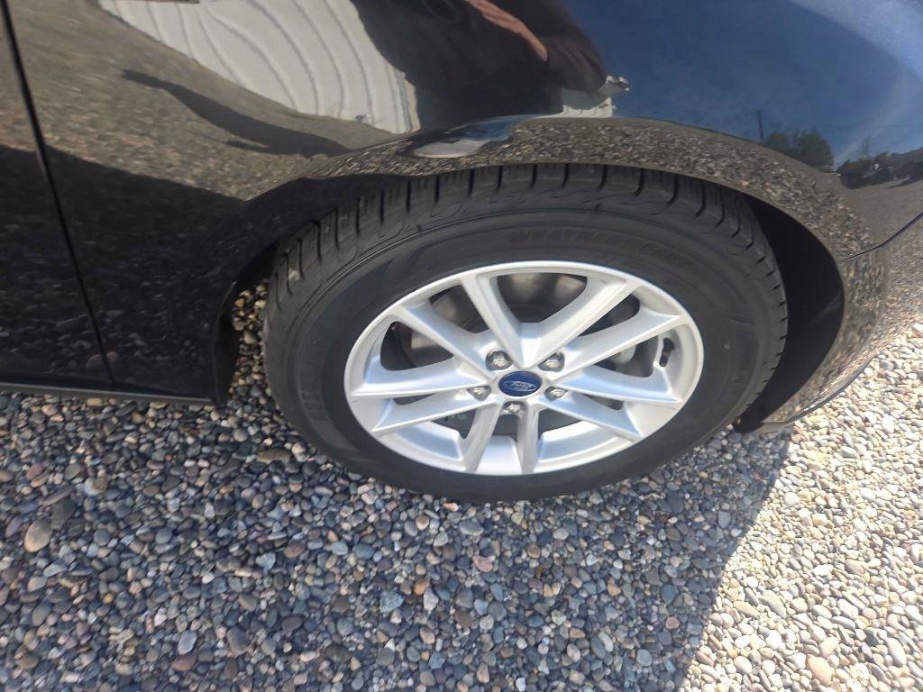 Used 2015 Ford Focus SE FWD image 19