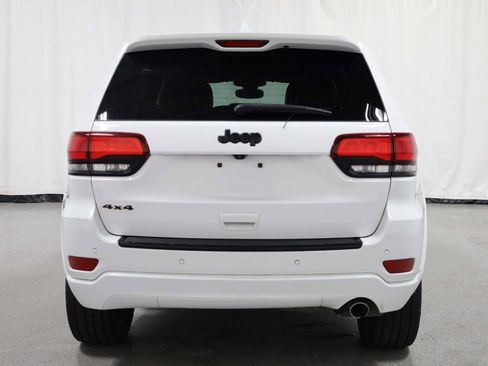 Used 2018 Jeep Grand Cherokee Altitude AWD/4WD image 7