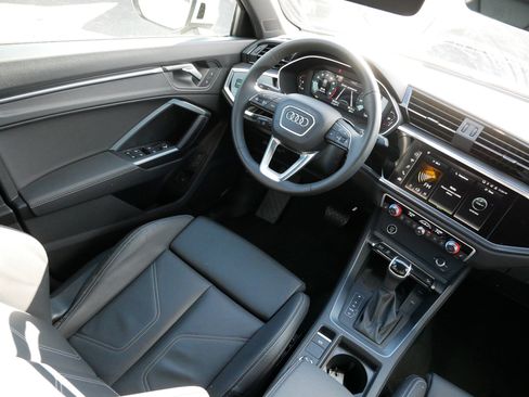 Used 2025 Audi Q3 2.0T Premium w/ Convenience Package image 9