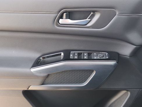 New 2025 Nissan Pathfinder SL image 20