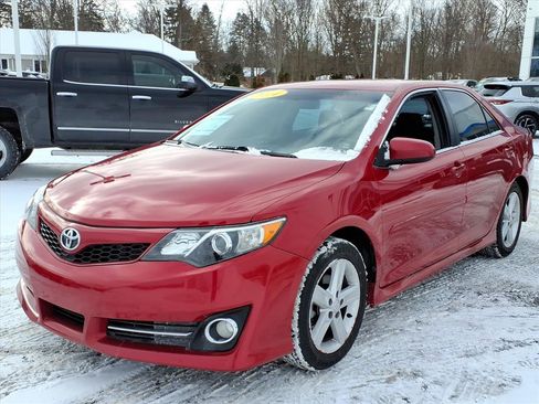 Used 2014 Toyota Camry L image 3