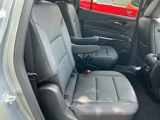 Used 2025 Chevrolet Traverse Z71 AWD/4WD image 24