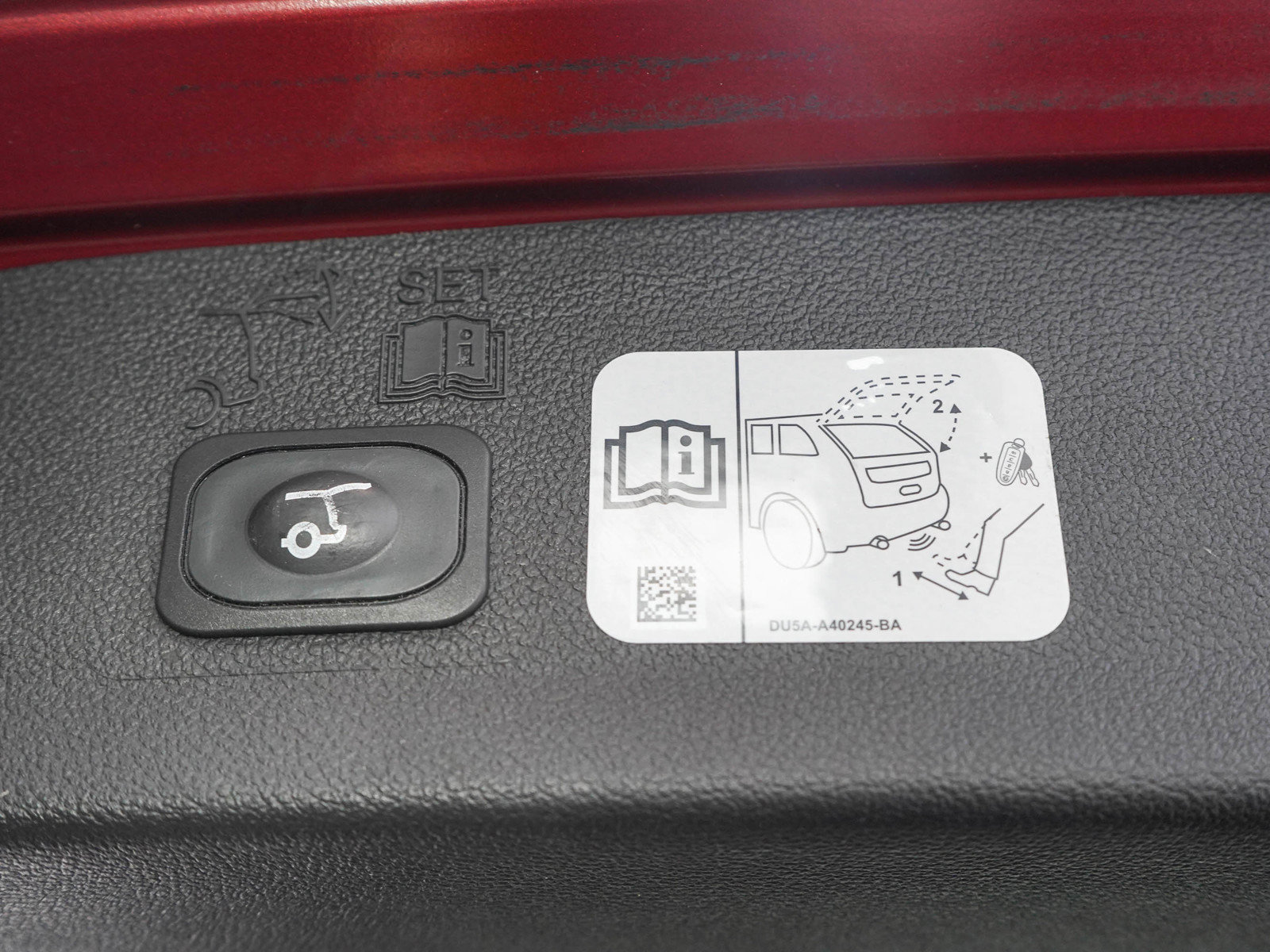Used 2018 Ford Escape Titanium AWD/4WD image 11