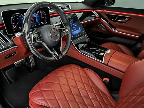 Used 2024 Mercedes-Benz S 580e 4MATIC Sedan image 17