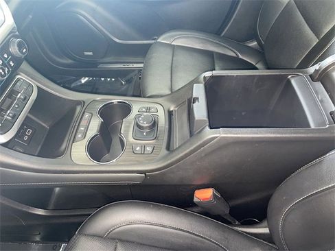 Certified 2023 GMC Acadia SLT w/ Elevation Edition image 28