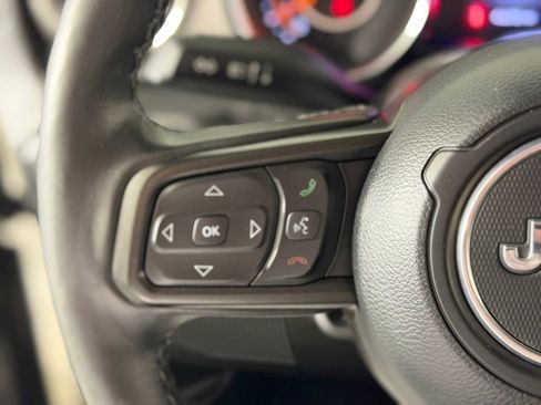 Used 2022 Jeep Wrangler Unlimited Sport AWD/4WD image 19