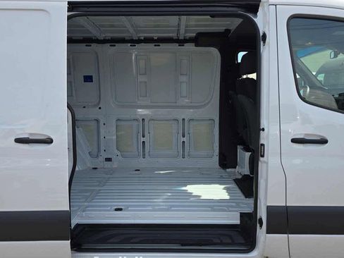 Used 2025 Mercedes-Benz Sprinter 2500 image 14