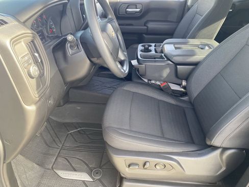 Used 2025 Chevrolet Silverado 1500 Custom image 19