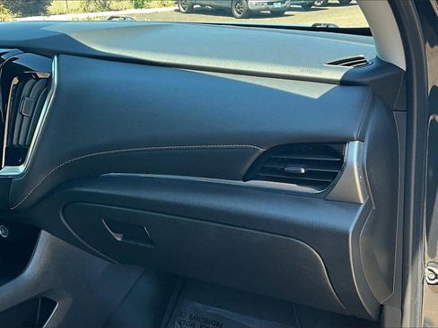 Used 2020 Chevrolet Traverse LT w/ LT Premium Package image 19