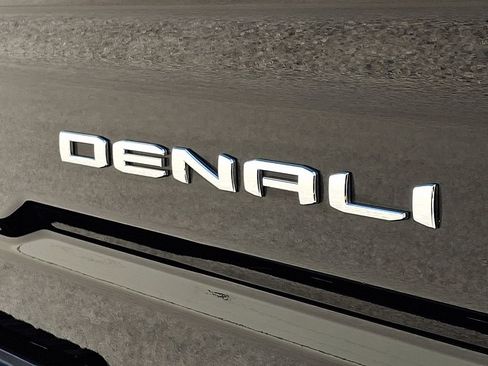 Used 2022 GMC Sierra 2500 Denali w/ Technology Package AWD/4WD image 31