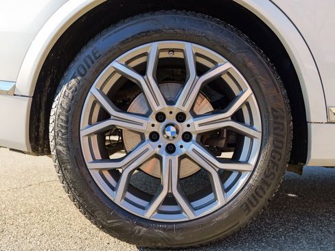 Used 2023 BMW X7 xDrive40i w/ Premium Package image 13