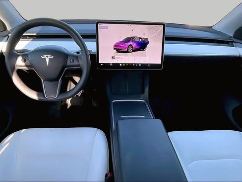 Used 2023 Tesla Model Y Long Range AWD/4WD image 15
