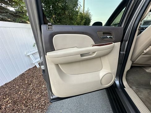 Used 2012 Chevrolet Suburban LT AWD/4WD image 47