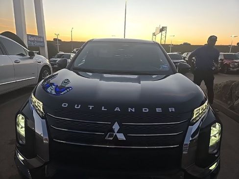 Used 2024 Mitsubishi Outlander SE image 7