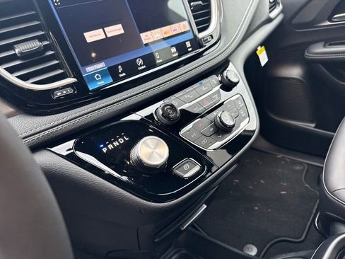 New 2026 Chrysler Pacifica Select image 27