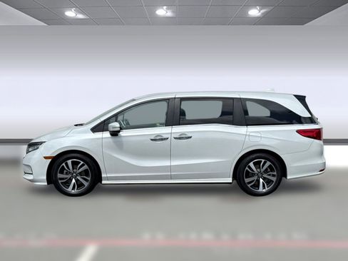 Certified 2023 Honda Odyssey Touring image 2