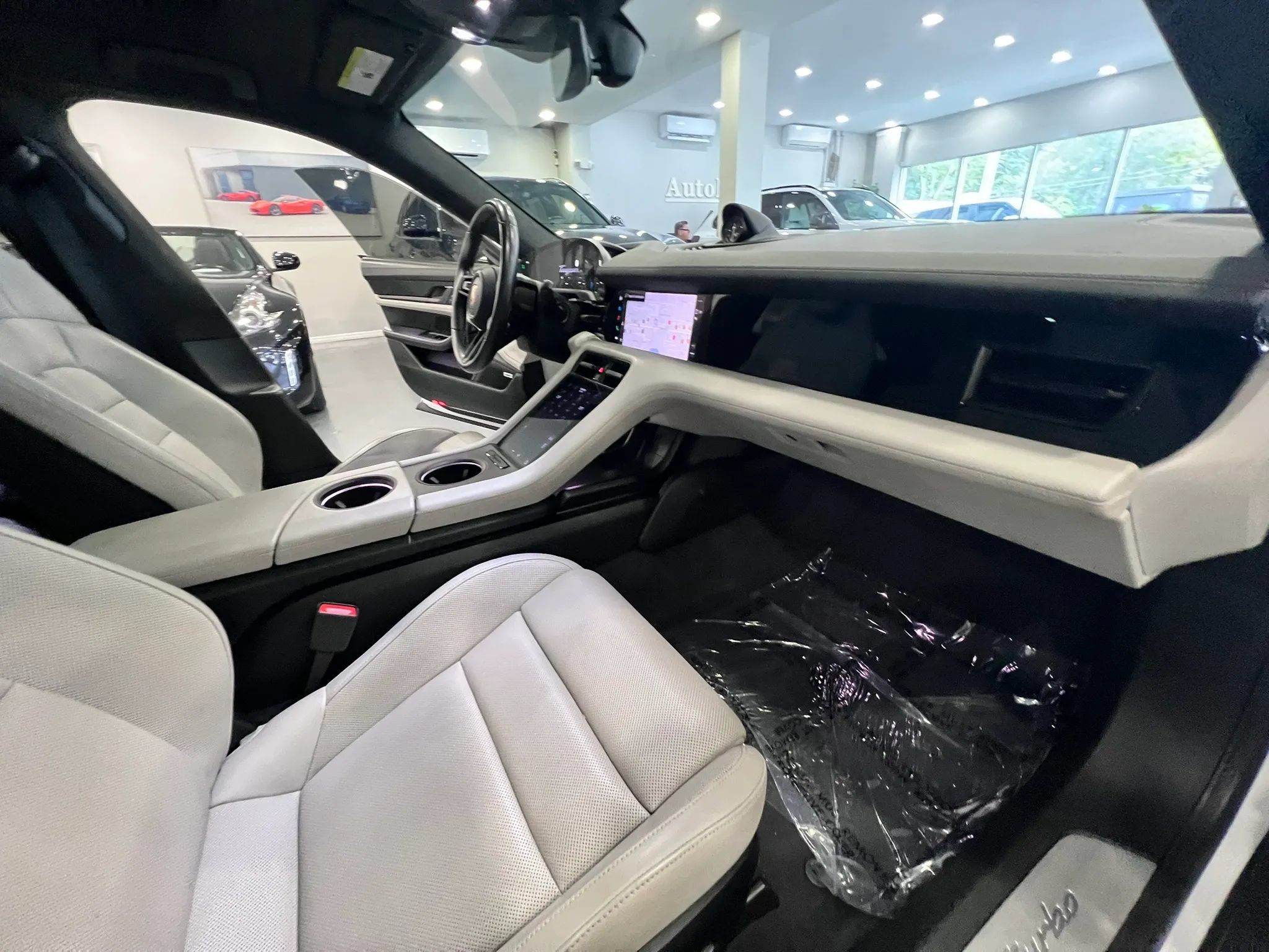 Used 2020 Porsche Taycan Turbo AWD/4WD image 30