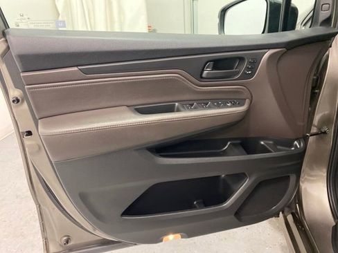 Used 2018 Honda Odyssey Touring image 11