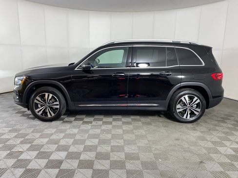 New 2025 Mercedes-Benz GLB 250 4MATIC image 2