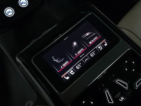 Used 2023 Audi A8 L 3.0T w/ Luxury Package image 19