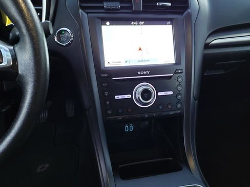 Used 2019 Ford Fusion Titanium image 8