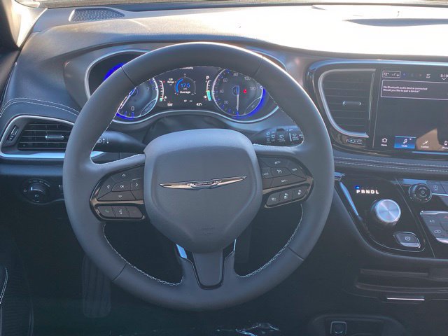 New 2026 Chrysler Pacifica Select w/ S Appearance Package FWD image 39