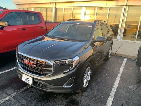 Used 2018 GMC Terrain SLE image 3