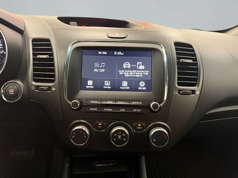 Used 2017 Kia Forte LX w/ LX Popular Plus Package FWD image 24