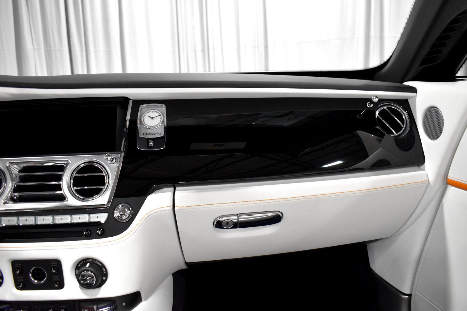 Certified 2020 Rolls-Royce Dawn RWD image 30