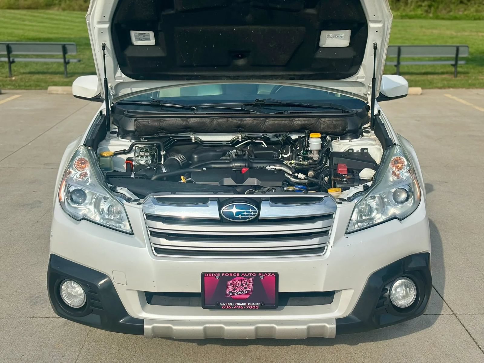 Used 2013 Subaru Outback 2.5i Limited AWD/4WD image 12