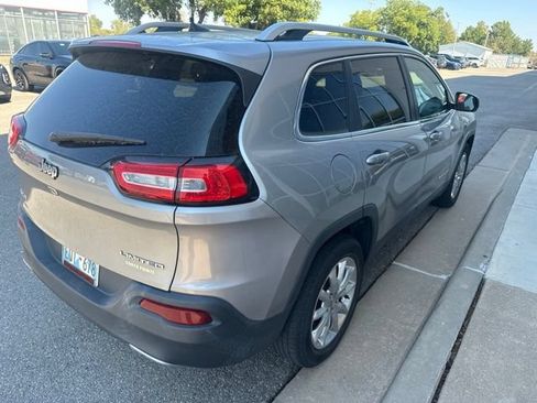 Used 2016 Jeep Cherokee Limited AWD/4WD image 4