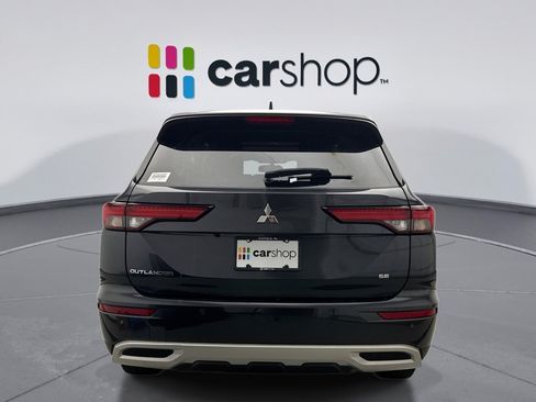 Used 2024 Mitsubishi Outlander SE AWD/4WD image 3