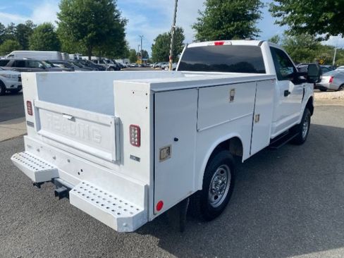 Used 2022 Ford F250 XL w/ Power Equipment Group AWD/4WD image 3