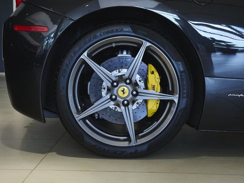 Used 2013 Ferrari 458 Spider RWD image 12