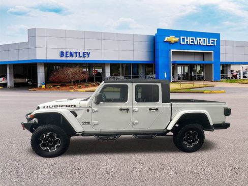 Used 2020 Jeep Gladiator Rubicon image 2