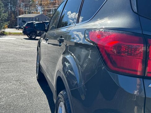 Used 2019 Ford Escape SEL image 15