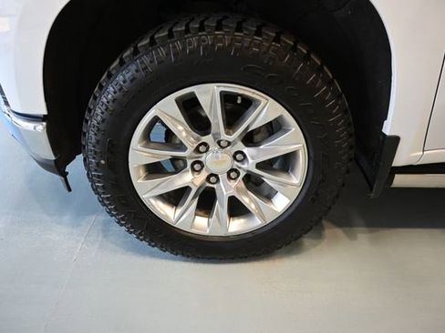 Used 2021 Chevrolet Silverado 1500 LTZ w/ Technology Package image 32