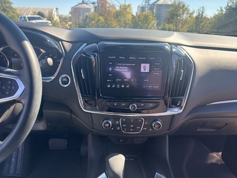 Used 2023 Chevrolet Traverse LT w/ Midnight/Sport Edition image 23