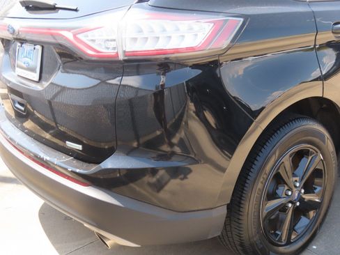 Used 2017 Ford Edge SE FWD image 12