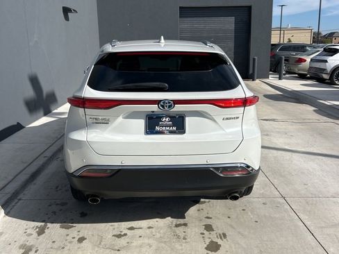 Used 2023 Toyota Venza Limited image 5