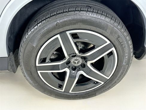 Certified 2025 Mercedes-Benz GLC 300 4MATIC image 34